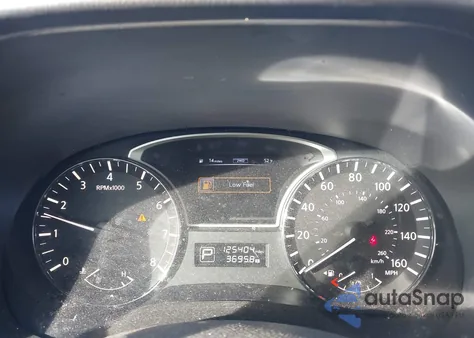 2014 Nissan Pathfinder S z USA, uszkodzony, nr VIN 5N1AR2MM3EC728464